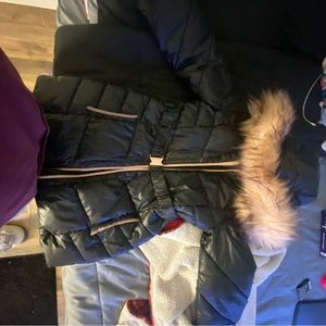 Very nice mk winter coat. SEND BIDS!